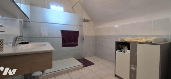 MAISON 4 CH - GARAGES - TERRAIN 2500 M2