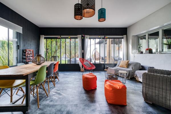 EXCLUSIVITÉ Villa contemporaine de plain-pied au coeur d'un charmant village à 15 minutes de Royan.