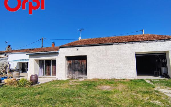 Maison à vendre    7 pièces •  Saint-Just-Luzac