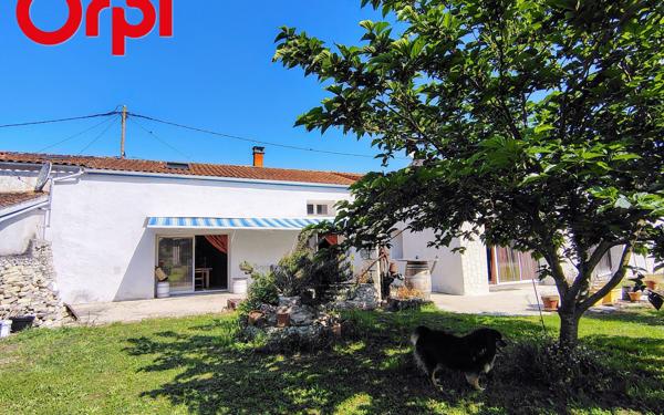 Maison à vendre    7 pièces •  Saint-Just-Luzac