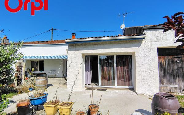 Maison à vendre    7 pièces •  Saint-Just-Luzac