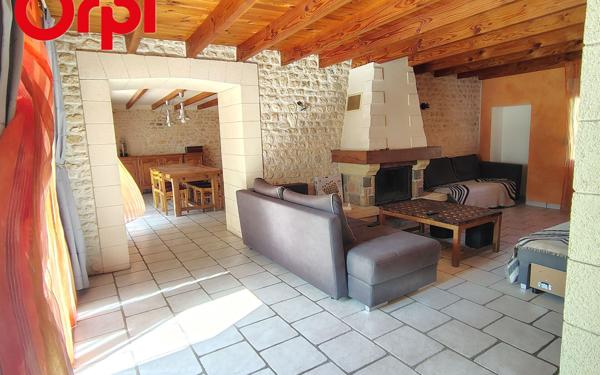 Maison à vendre    7 pièces •  Saint-Just-Luzac