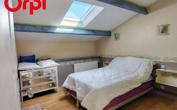 Maison à vendre    7 pièces •  Saint-Just-Luzac