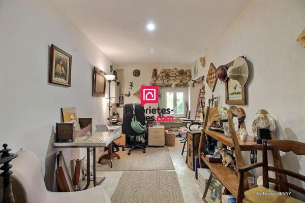 Mas restauré Suze La Rousse 5 pièces 179 m² + Studio 25 m² - 399 000 Euros -