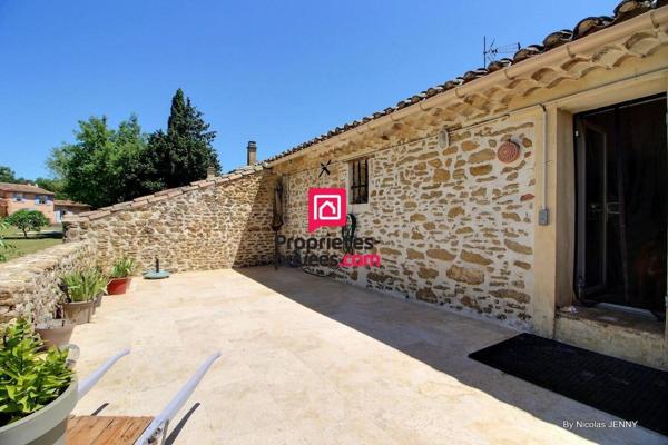 Mas restauré Suze La Rousse 5 pièces 179 m² + Studio 25 m² - 399 000 Euros -