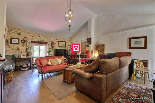Mas restauré Suze La Rousse 5 pièces 179 m² + Studio 25 m² - 399 000 Euros -
