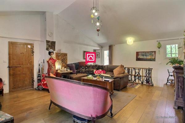 Mas restauré Suze La Rousse 5 pièces 179 m² + Studio 25 m² - 399 000 Euros -