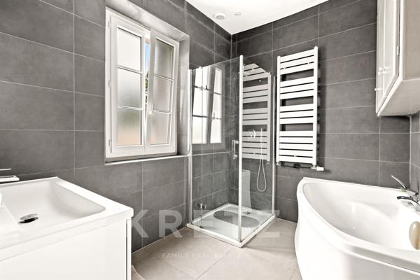 Versailles Montreuil – Maison familiale 7 chambres, jardin et dépendance