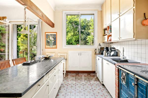 Versailles Montreuil – Maison familiale 7 chambres, jardin et dépendance