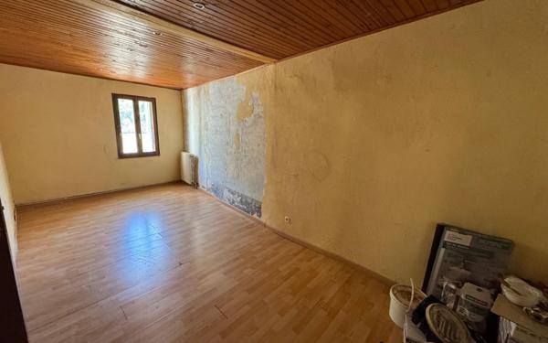 Maison à vendre    6 pièces •  Saint-Jean-de-Valériscle