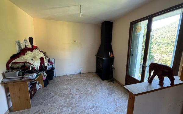 Maison à vendre    6 pièces •  Saint-Jean-de-Valériscle