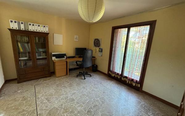 Maison à vendre    6 pièces •  Saint-Jean-de-Valériscle