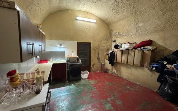 Maison à vendre    6 pièces •  Saint-Jean-de-Valériscle