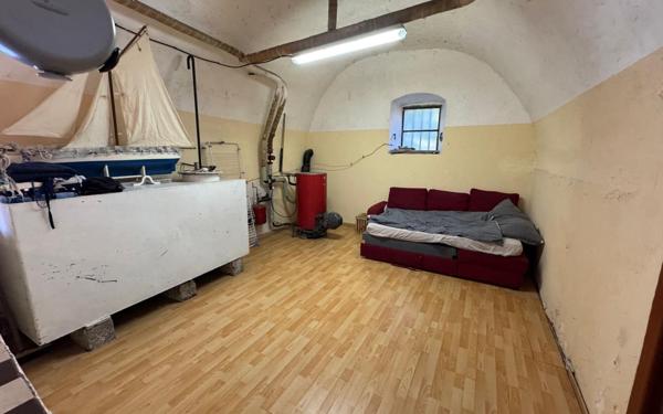 Maison à vendre    6 pièces •  Saint-Jean-de-Valériscle