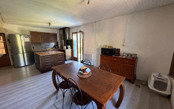 Maison à vendre    6 pièces •  Saint-Jean-de-Valériscle