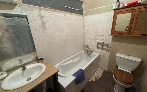 Maison à vendre    6 pièces •  Saint-Jean-de-Valériscle