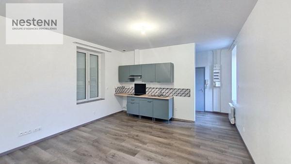 Investisseurs : Immeuble centre ville de Calais avec 6 appartements loués et 1 local commercial de 240 m2 à rénover + caves