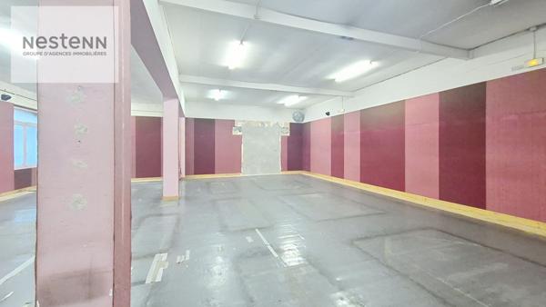 Investisseurs : Immeuble centre ville de Calais avec 6 appartements loués et 1 local commercial de 240 m2 à rénover + caves