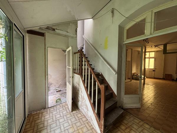 Maison de caractère au Lude 6 Pièces.