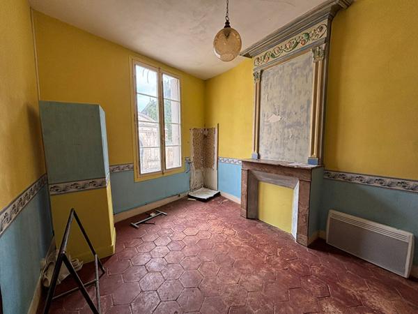 Maison de caractère au Lude 6 Pièces.