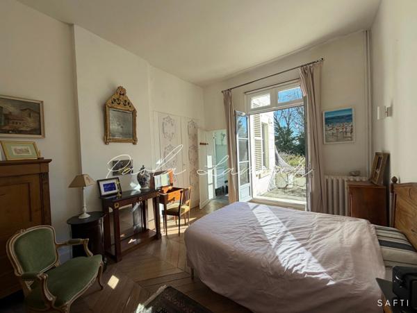 Très belle demeure en centre de Loches