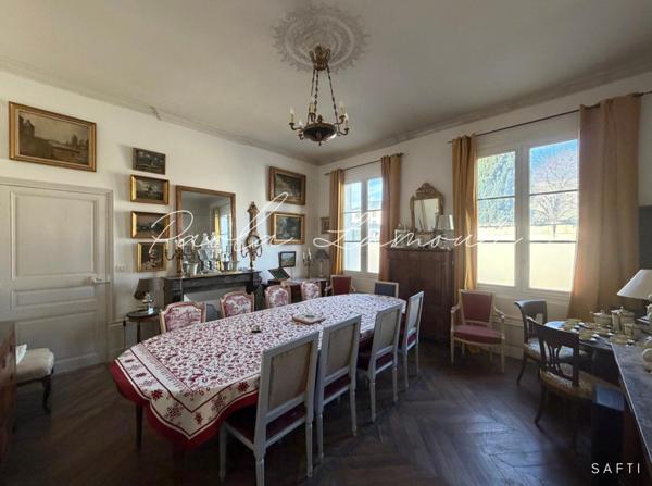 Très belle demeure en centre de Loches