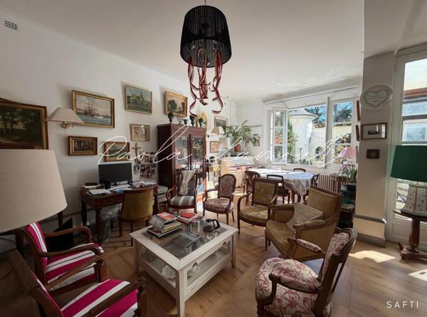 Très belle demeure en centre de Loches