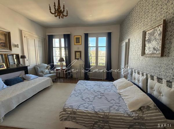 Très belle demeure en centre de Loches