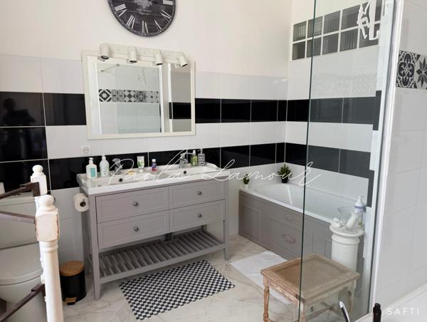 Très belle demeure en centre de Loches