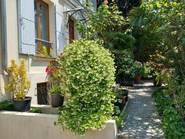 Puteaux (92800) Puteaux / Les Bergères - Triplex d'exception, climatisé, jardin privatif, garage, emplacement parking