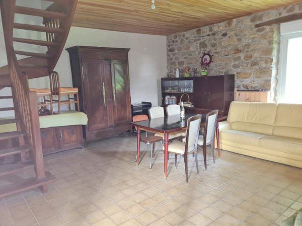 Boqueho (22170) Maison en pierre sur 5500m2 de terrain
