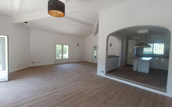 Maison à vendre    4 pièces • 160 m2 Saint-Sauveur