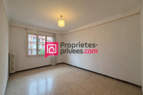 Appartement traversant Grasse Carnot 4 pièces 75 m2, 2 balcons, à rénover