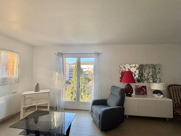 SAINT REMY DE PROVENCE - APPARTEMENT T2 - GARAGE