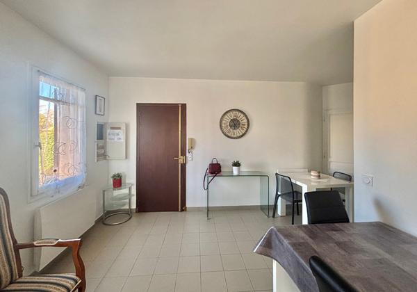 SAINT REMY DE PROVENCE - APPARTEMENT T2 - GARAGE
