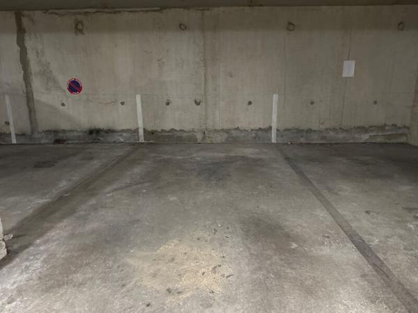 PARKING, REIMS - MOISSONS