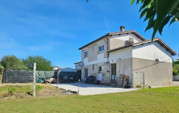 Vente Maison de ville Avec jardin et garage à rafraîchir Aiguillon   