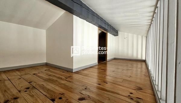 MAISON DE VILLE 3 FACES DE 70 M² AVEC  GRANDGARAGE ET TERRASSE
