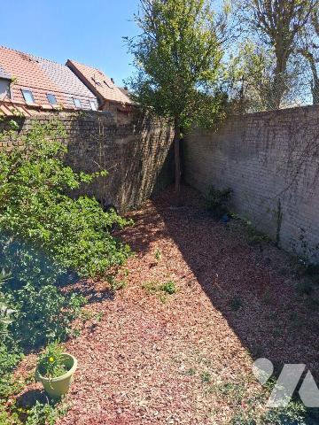 A VENDRE IMMEUBLE DE RAPPORT AU COEUR DE SAINT POL SUR MER 
idéalement situé au centre ville c...