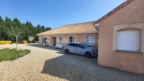 Située à quelques kilomètre de Vouziers, venez découvrir cette spacieuse maison de 127 m² habitables, idéale pour une vie de famille alliant confort et tranquillité.

Dès l’entrée, vous serez séduit par une vaste et lumineuse pièce de vie de plus de 70 m², offrant un bel espace ouvert pour recevoir et profiter du quotidien. La maison dispose également de trois chambres confortables ainsi que d’un bureau, parfait pour le télétravail ou une activité indépendante.

Un garage de 60 m² complète ce bien, offrant un espace généreux pour stationner plusieurs véhicules ou aménager un atelier.

Implantée sur une parcelle de 1500 m² sans vis-à-vis, la propriété garantit calme et intimité. Vous y trouverez également un espace potager pour les amateurs de jardinage ainsi qu’une dépendance offrant de multiples possibilités d’aménagement.

Un bien rare, alliant volumes, luminosité et cadre de vie privilégié.
Cette maison correspond à vos attentes, alors ne tardez pas et venez la découvrir !!!