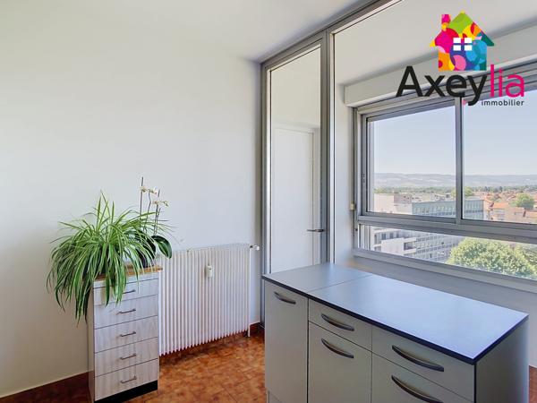 A VENDRE - ROANNE - APPARTEMENT PLEIN CENTRE AVEC VUE DEGAGEE
