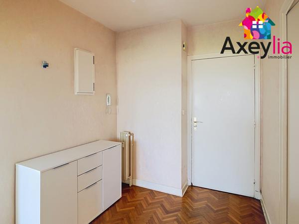 A VENDRE - ROANNE - APPARTEMENT PLEIN CENTRE AVEC VUE DEGAGEE