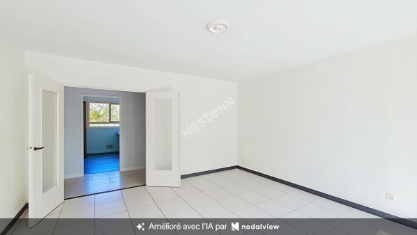 Spacieux 5 pièces traversant avec loggia et stationnement ? Quartier recherché