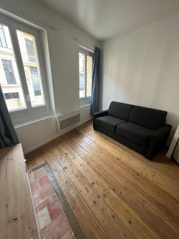 Studio meublé neuf  en centre ville de Bergerac!