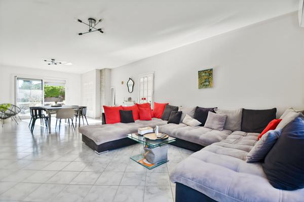 Maison Villeurbanne 6 pièce(s) 214 m2