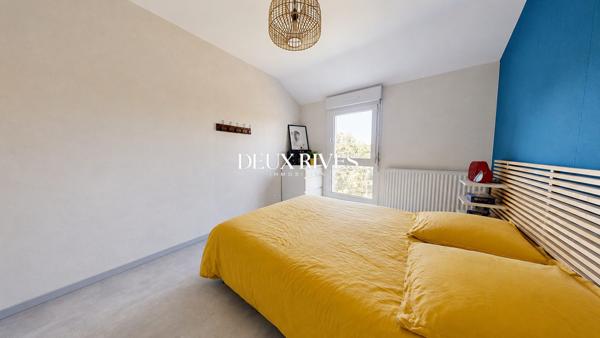 Duplex Familial 3 Chambres – Dernier Étage, Garage, Parc Paysagé et Toutes Commodités à Pied