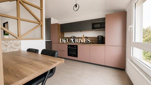 Duplex Familial 3 Chambres – Dernier Étage, Garage, Parc Paysagé et Toutes Commodités à Pied