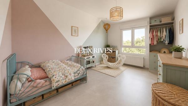 Duplex Familial 3 Chambres – Dernier Étage, Garage, Parc Paysagé et Toutes Commodités à Pied