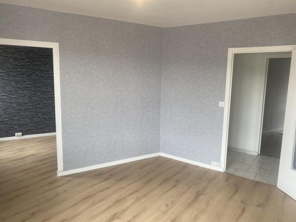 Appartement
         4 pièces
        - 78 m² Exclusivité 129 000 € *
