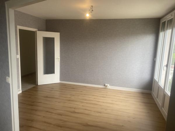 Appartement
         4 pièces
        - 78 m² Exclusivité 129 000 € *